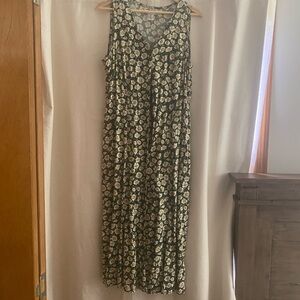 Gray and Black Sleeveless V-Neck Maxi Sundress